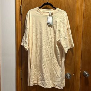 Size M H & M butter yellow t shirt dress new with tags not worn